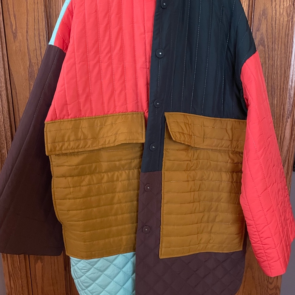 Colorblock Quilted Jacket - Picture 3 of 4